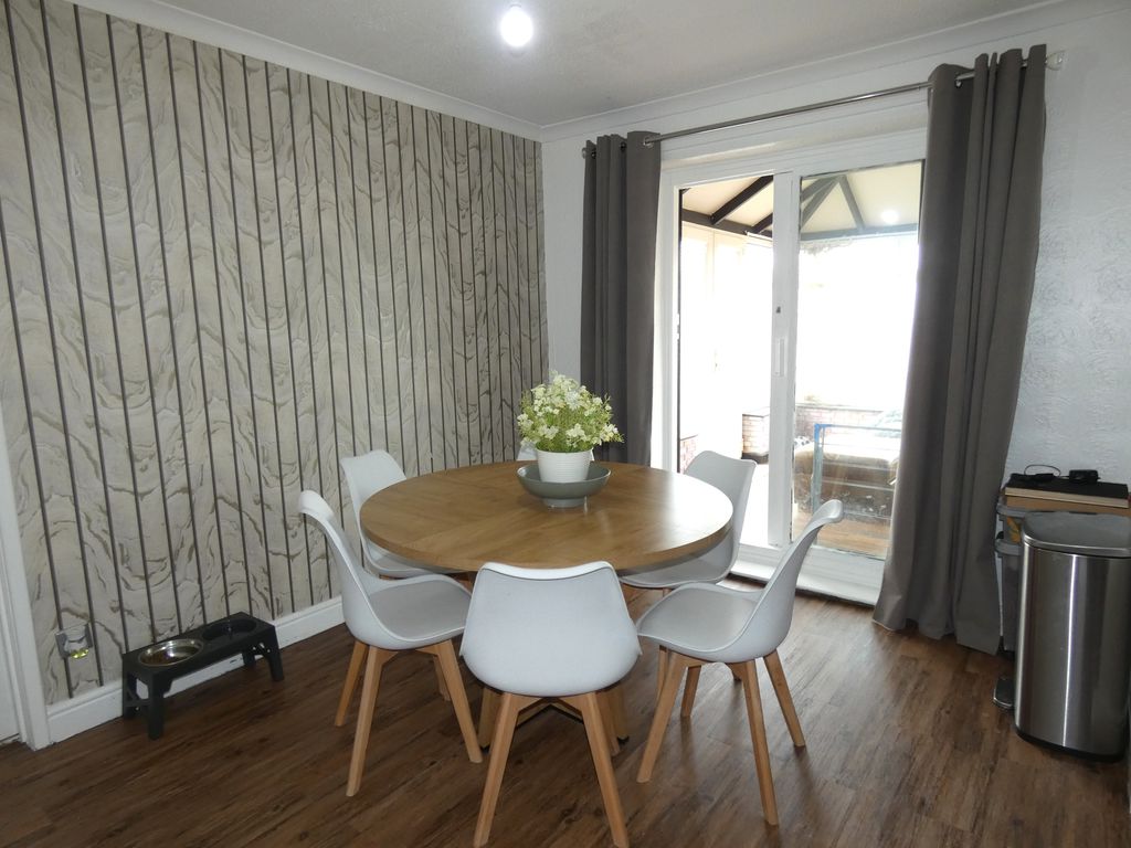 Dining area- click for photo gallery